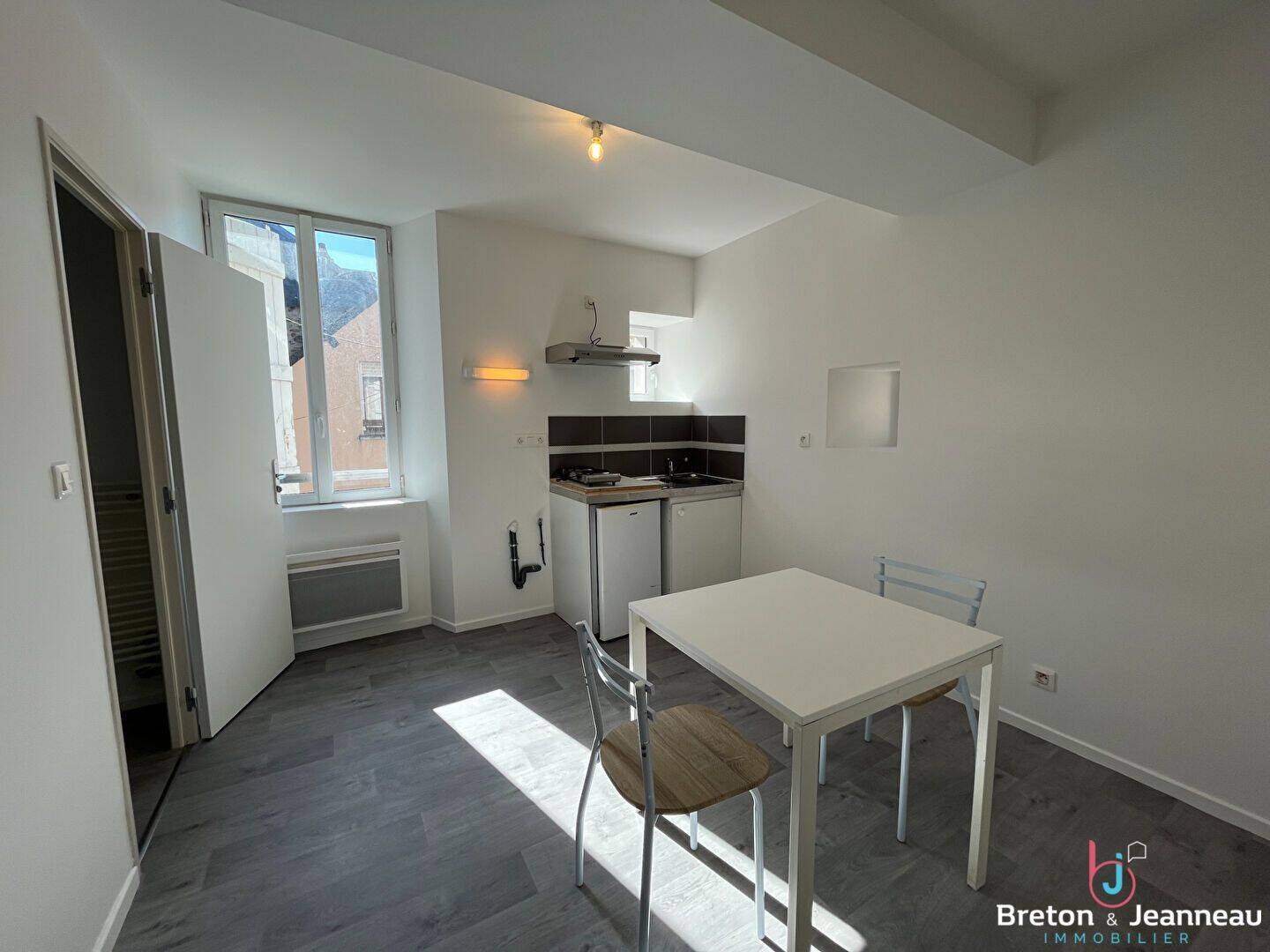 Appartement 1 pièce 25 m² · à Laval · 25 m² · 360 €