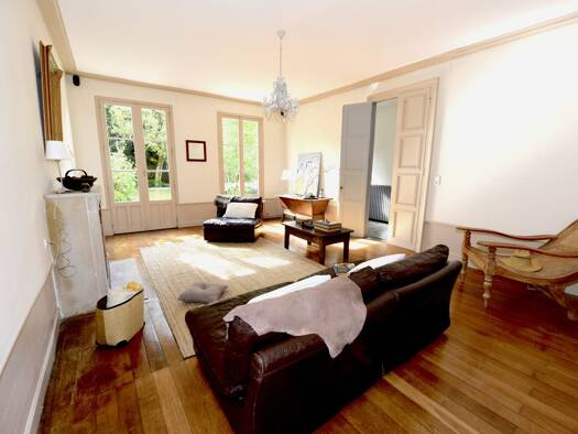 Maison à vendre 329 000 € 7 pièces 5 chambres 277 m² 426 m² de terrain Tonnerre 89700