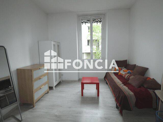 Appartement 1 pièce 45 m² · à Grenoble · 44,6 m² · 617 €