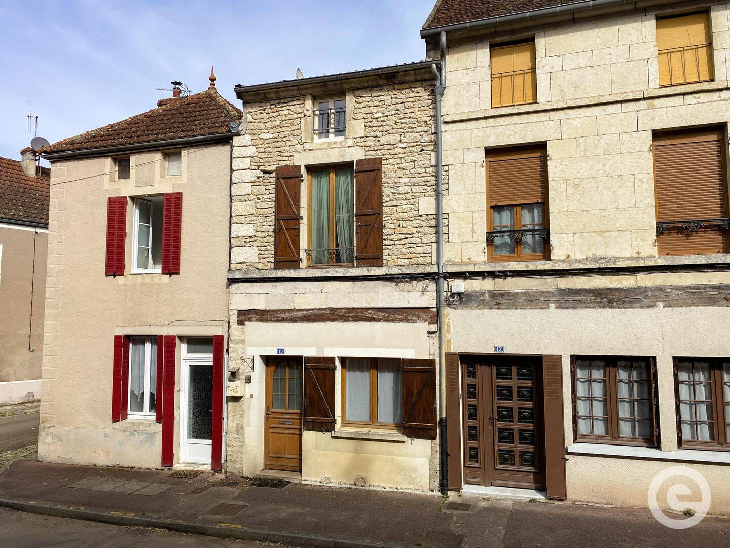 Maison 3 pièces 80 m² · à L'Isle-sur-Serein · 80 m² · 64 000 €