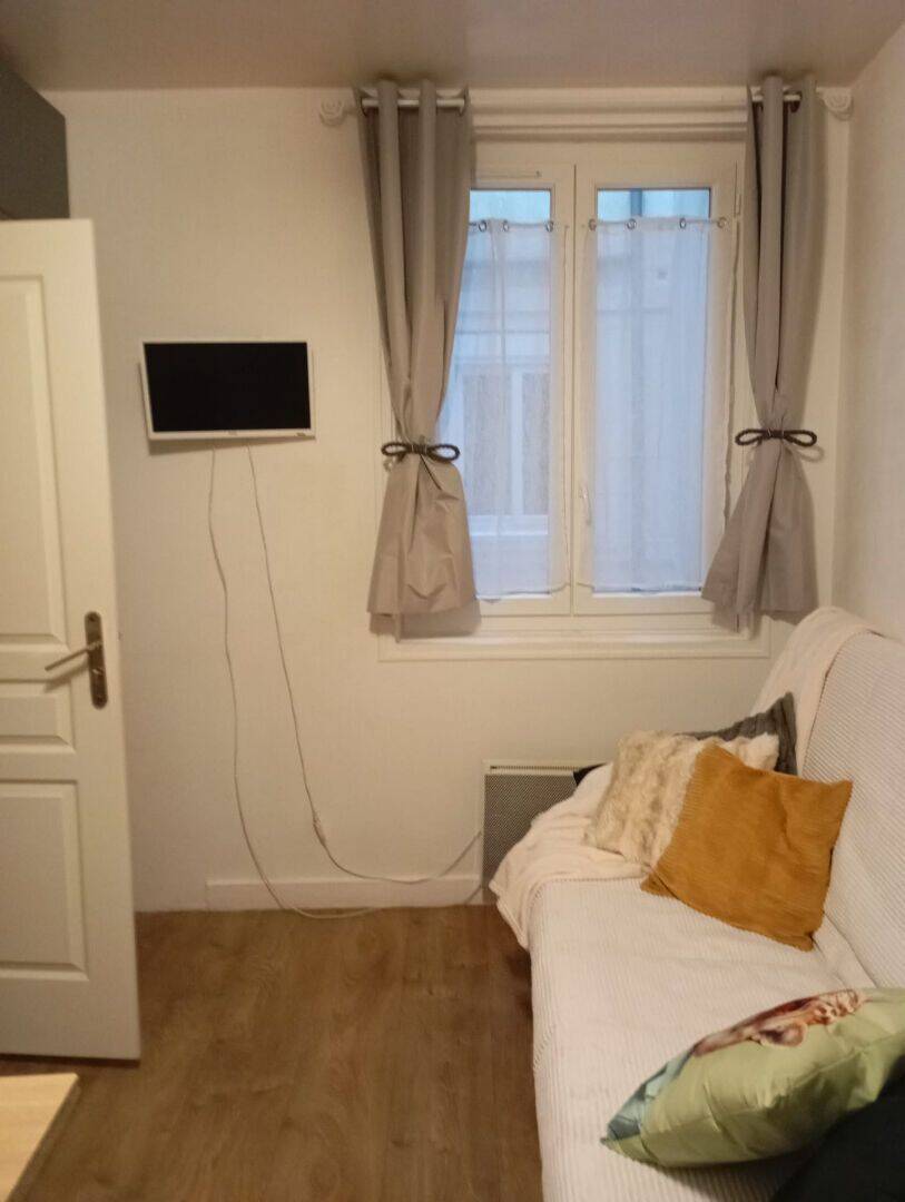 Appartement 1 pièce 13 m² · à La Rochelle · 12,7 m² · 492 €