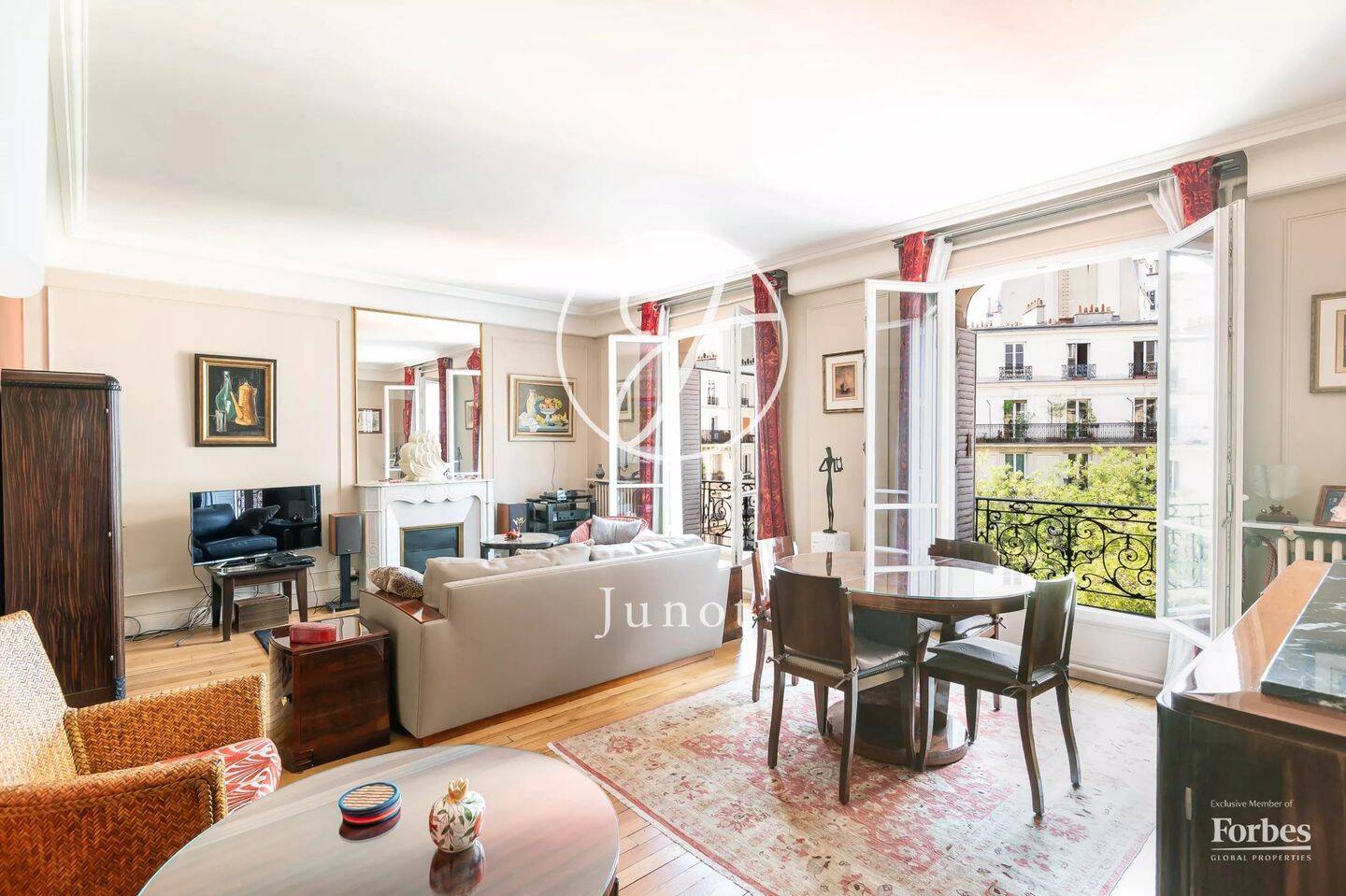 Appartement 3 pièces 57 m² · à Paris 18ème Arrondissement · 56,9 m² · 750 000 €