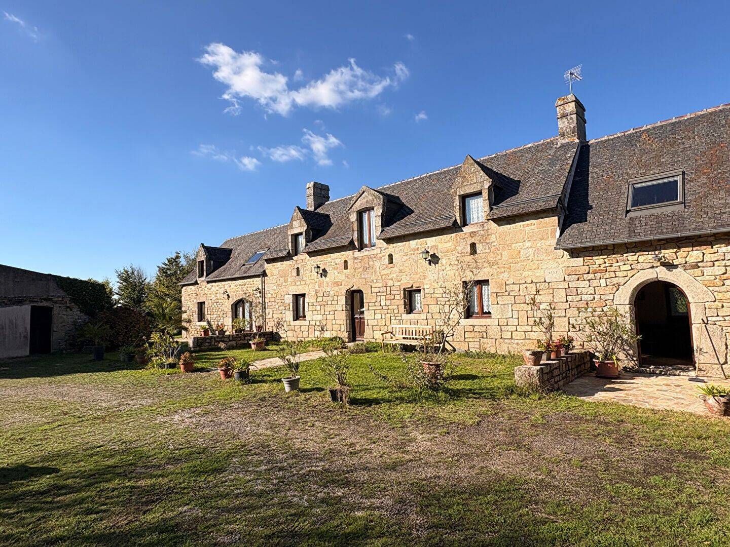 Maison 11 pièces 211 m² · à Combrit · 211 m² · 577 540 €