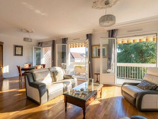 Appartement à vendre 470 000 € 5 pièces 4 chambres 118,5 m² Étage 3/3 Monplaisir Lumière Lyon 8ème arrondissement 69008