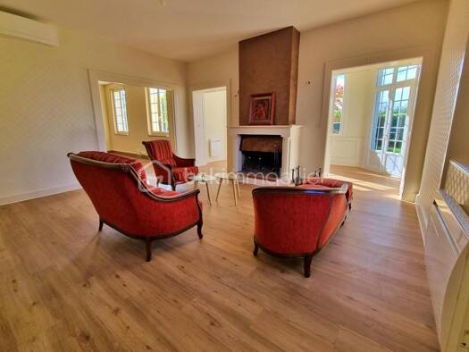 Demeure à vendre 349 500 € 8 pièces 5 chambres 258 m² Dole 39100