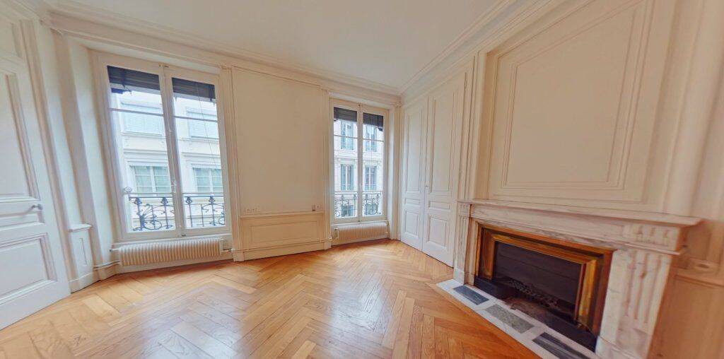 Appartement 3 pièces 98 m² · à Lyon 2ème Arrondissement · 98 m² · 1 605 €