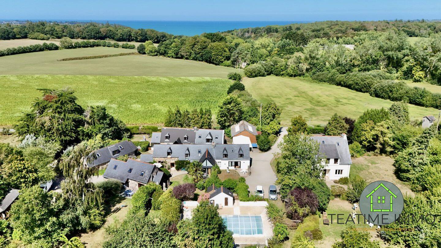 Maison 32 pièces 671 m² · à Plestin-les-Grèves · 671 m² · 1 095 000 €