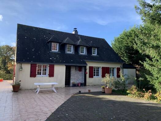 Maison à vendre 425 000 € 5 pièces 4 chambres 163 m² 4 623 m² de terrain Missillac 44780