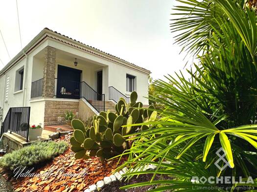 Villa à vendre 296 000 € 6 pièces 4 chambres 167 m² 1 938 m² de terrain Saint-Jean-d'Angély 17400