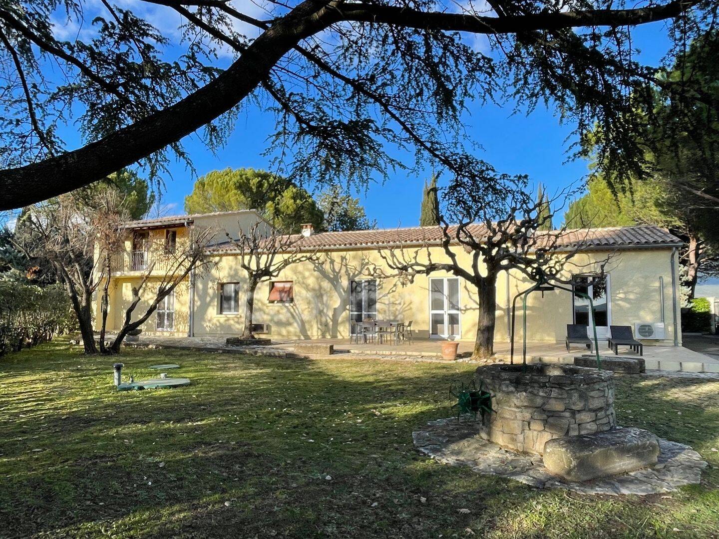 Maison 6 pièces 192 m² · à Saint-Saturnin-lès-Apt · 192 m² · 398 000 €