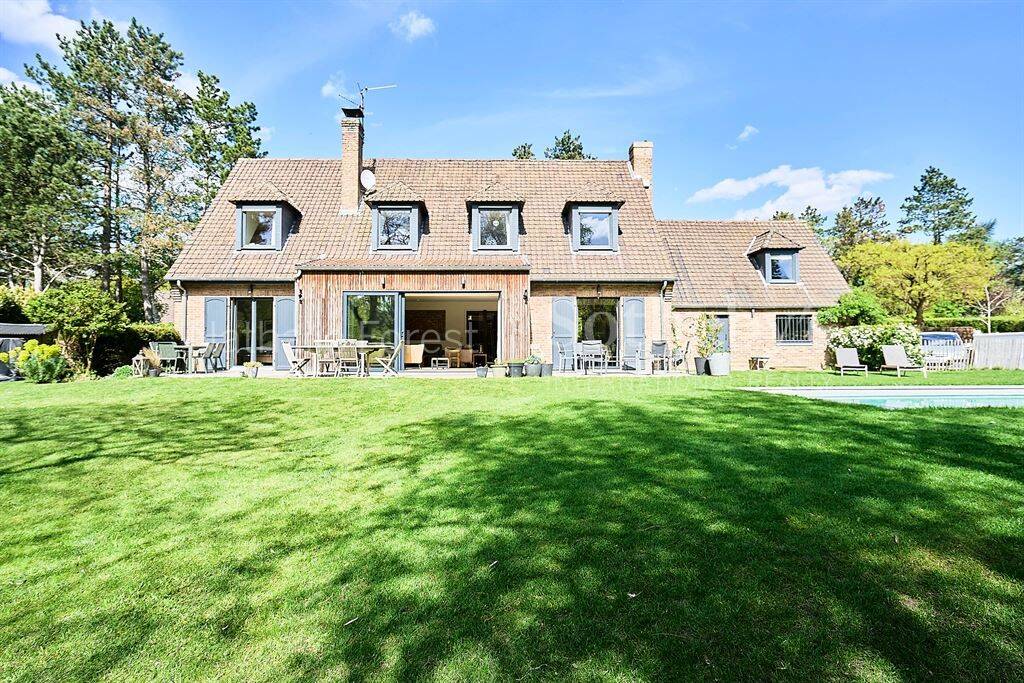 Maison 8 pièces 254 m² · à Croix · 254,1 m² · 1 290 000 €