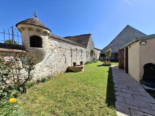 Maison à vendre 198 000 € 4 pièces 2 chambres 91 m² Pannecières 45300