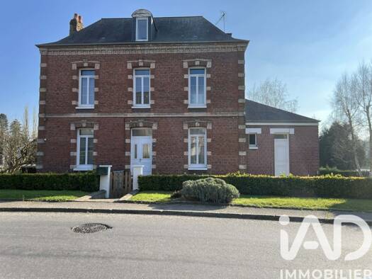 Maison à vendre 249 500 € 8 pièces 4 chambres 154 m² 2 354 m² de terrain Foucarmont 76340