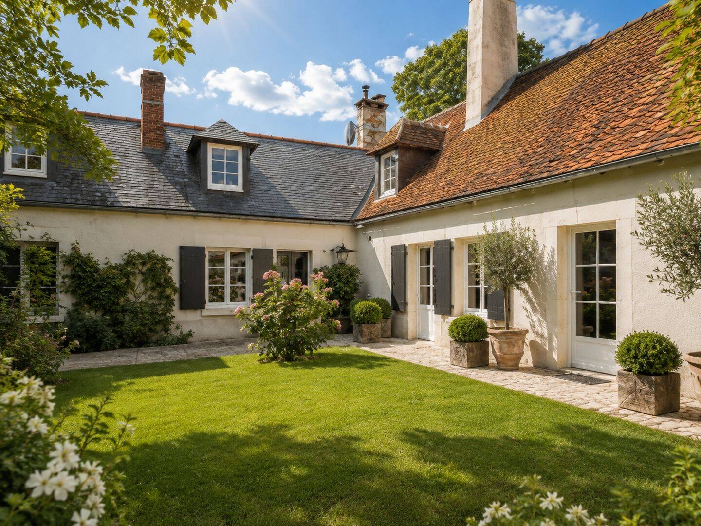 Maison 10 pièces 250 m² · à Écueillé · 250 m² · 260 000 €