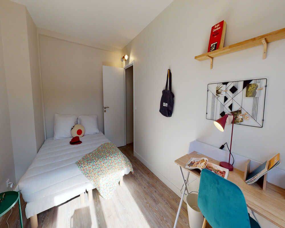 Appartement 5 pièces 100 m² · à Paris 13ème Arrondissement · 100 m² · 1 220 €/mois