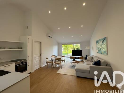 Maison de plain-pied à vendre 297 400 € 3 pièces 2 chambres 75 m² 1 077 m² de terrain Talais 33590