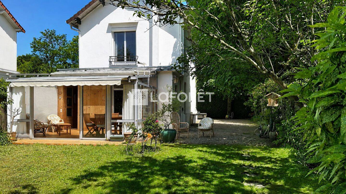 Maison 4 pièces 90 m² · à Le Vésinet · 90 m² · 744 000 €