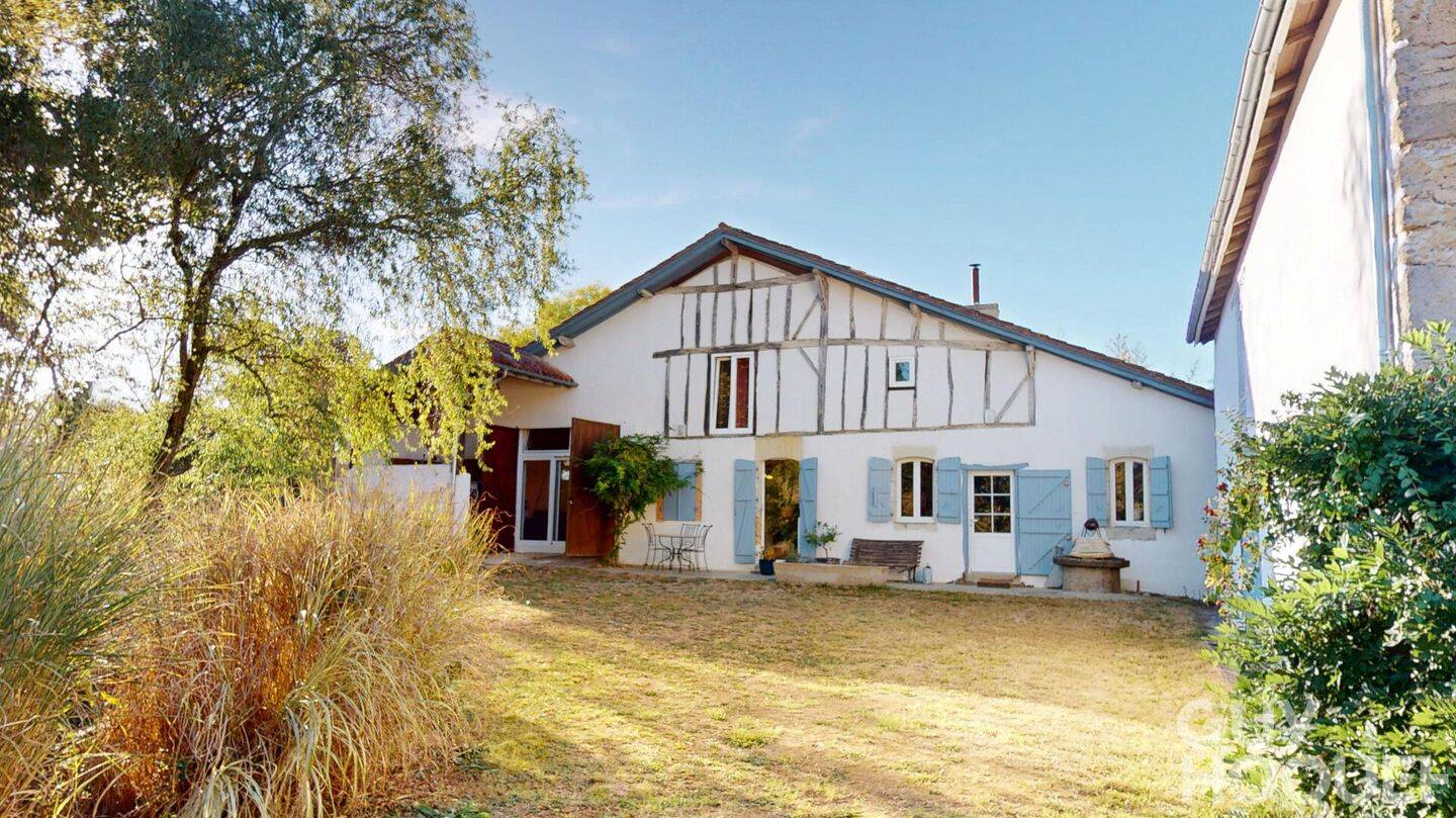 Maison 10 pièces 287 m² · à Hagetmau · 287 m² · 380 000 €