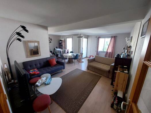 Appartement à louer 820 € 3 pièces 2 chambres 78 m² Étage 2/3 Montbernage-Pont Neuf Poitiers 86000