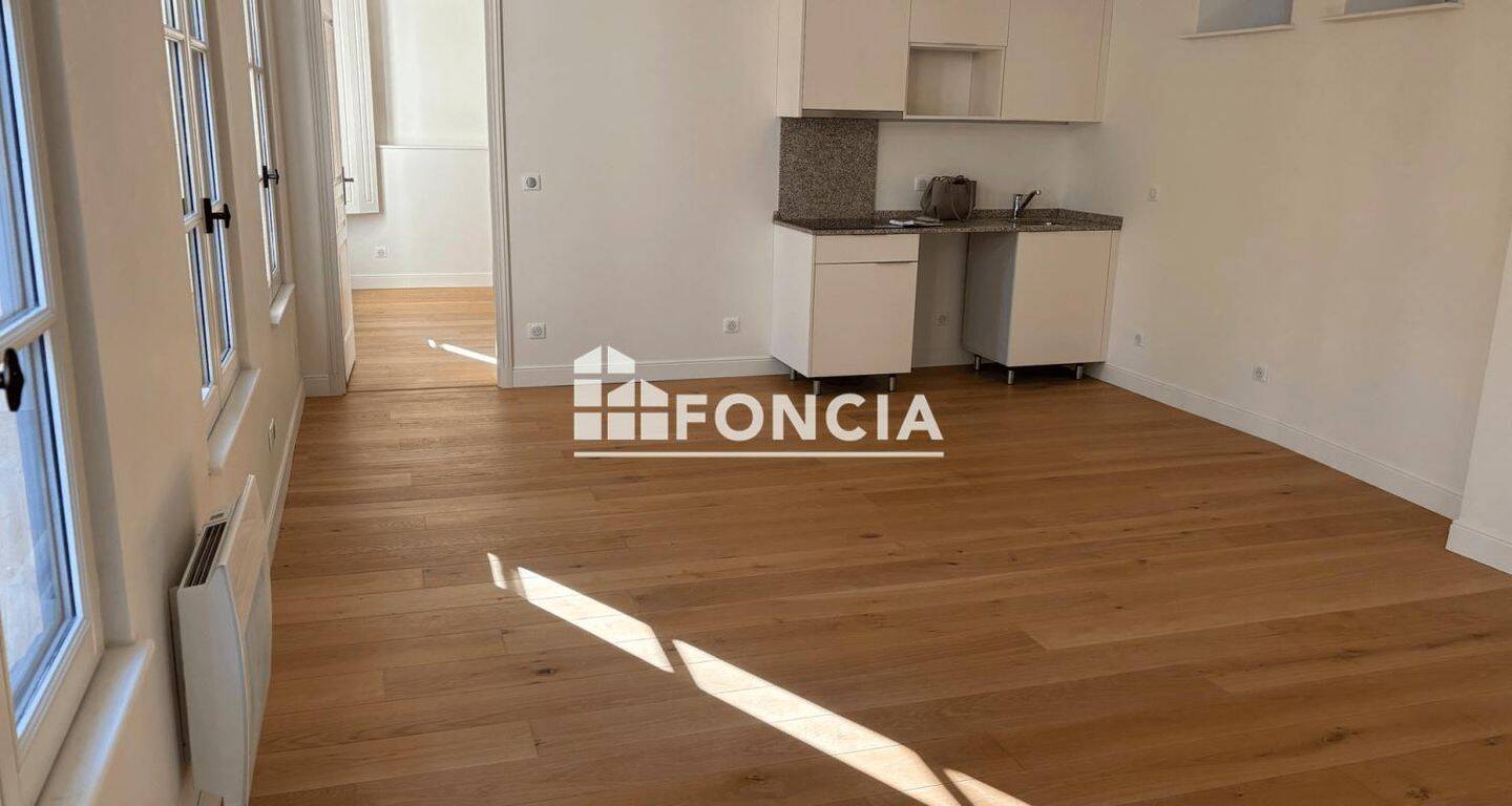 Appartement 3 pièces 74 m² · à Saint-Germain-en-Laye · 74,4 m² · 1 915 €