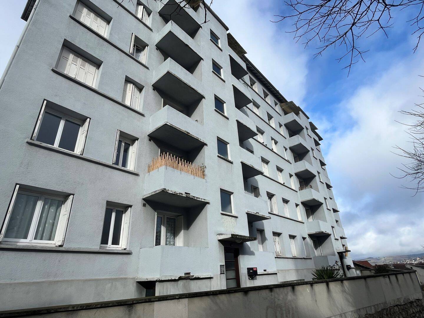 Appartement 4 pièces 74 m² · à Saint-Étienne · 73,6 m² · 65 000 €