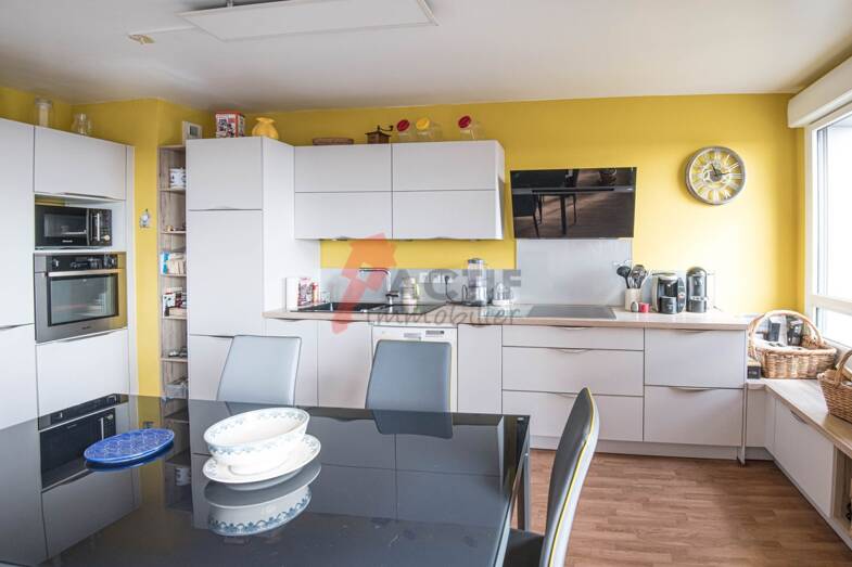 Duplex à louer 1 800 € 4 pièces 3 chambres 94 m² Étage 13/14 Evry Courcouronnes 91000