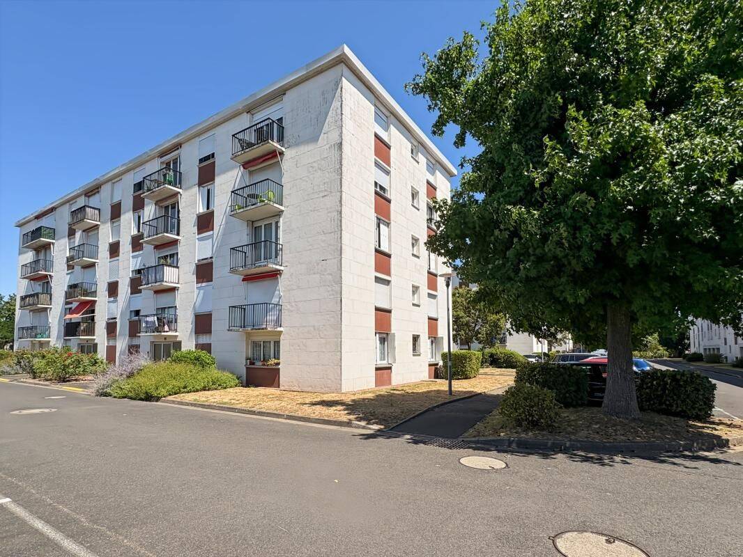 Appartement 3 pièces 65 m² · à Saint-Pierre-des-Corps · 65 m² · 99 900 €