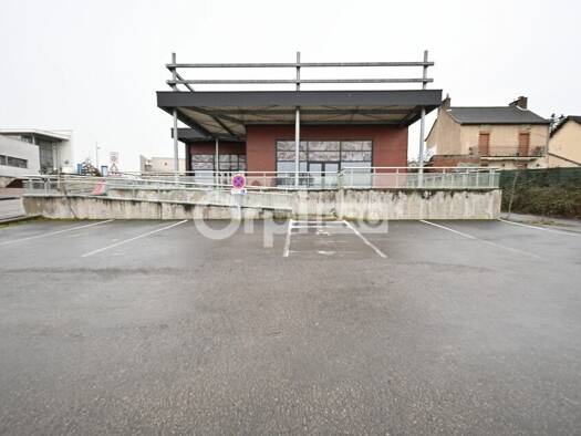 Local commercial à louer 2 104 € 350 m² de surface de vente Torcy 71210