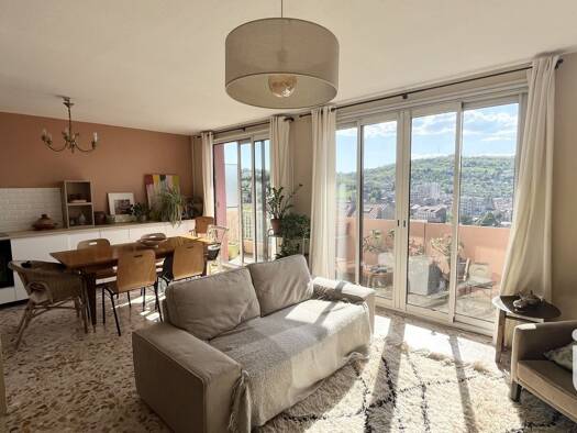Appartement à vendre 120 000 € 4 pièces 3 chambres 82 m² Étage 4/5 Colline des Pères-Tardy Saint-Étienne 42000