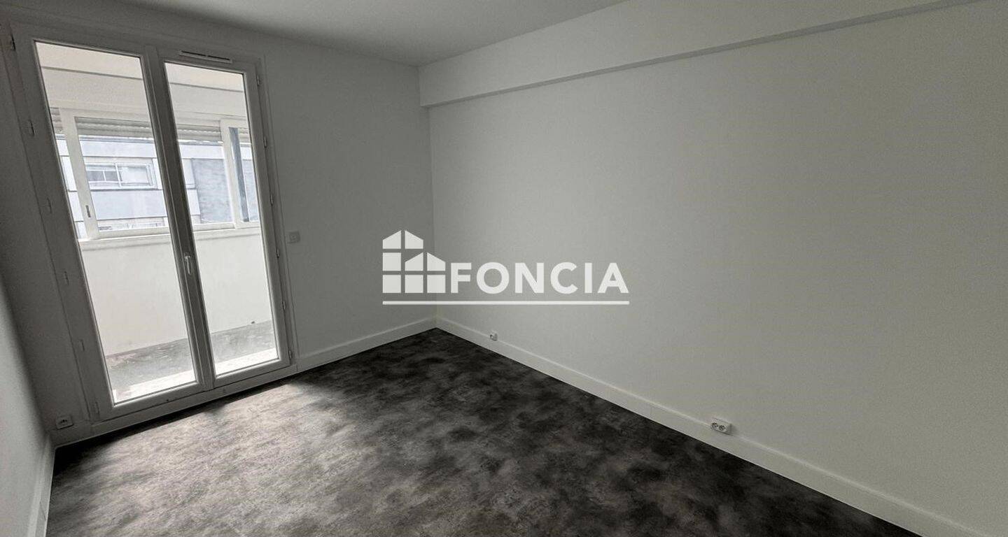 Appartement 3 pièces 67 m² · à L'Haÿ-les-Roses · 66,5 m² · 990 €
