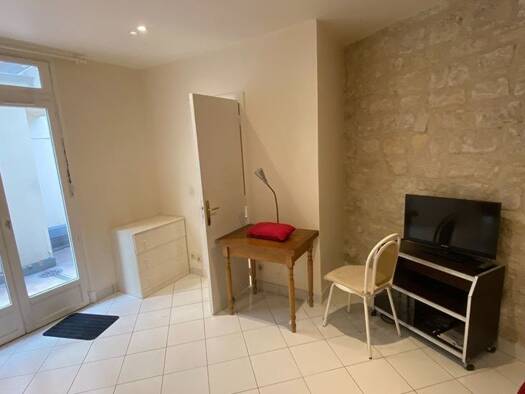 Appartement à louer 980 € 1 pièce 26 m² disponible dès maintenant Notre Dame des Champs Paris 6ème arrondissement 75006