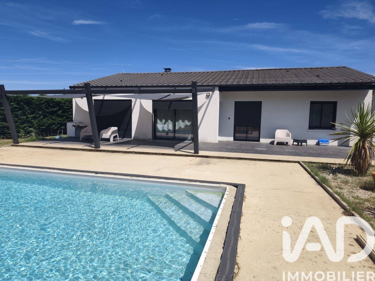 Maison 5 pièces 138 m² · à Pont-Saint-Esprit · 137,5 m² · 379 000 €