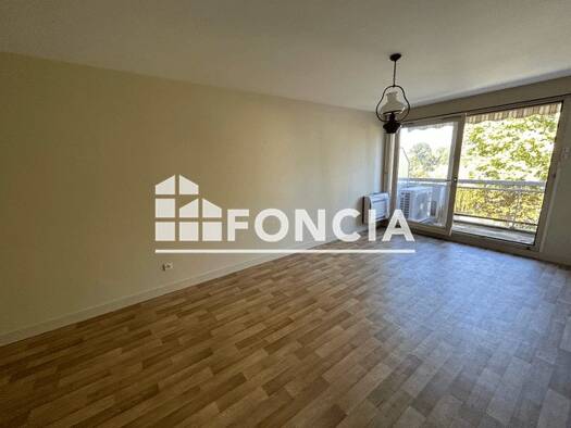 Appartement à louer 575 € 2 pièces 1 chambre 49 m² Étage 3/4 Delessert-Saint Louis-Nantilly Saumur 49400