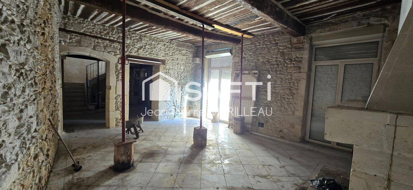 Maison 12 pièces 250 m² · à Châteaurenard · 250 m² · 183 000 €