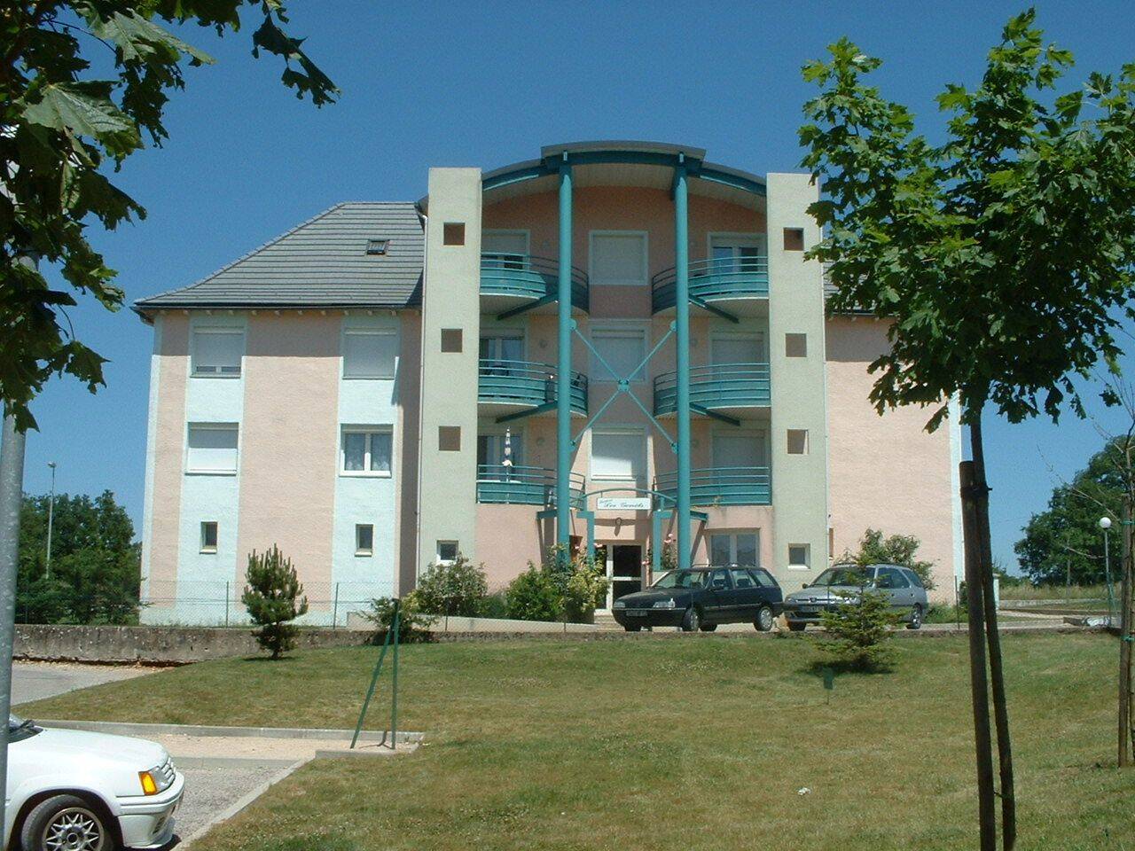 Appartement 4 pièces 97 m² · à La Cavalerie · 96,9 m² · 762 €/mois