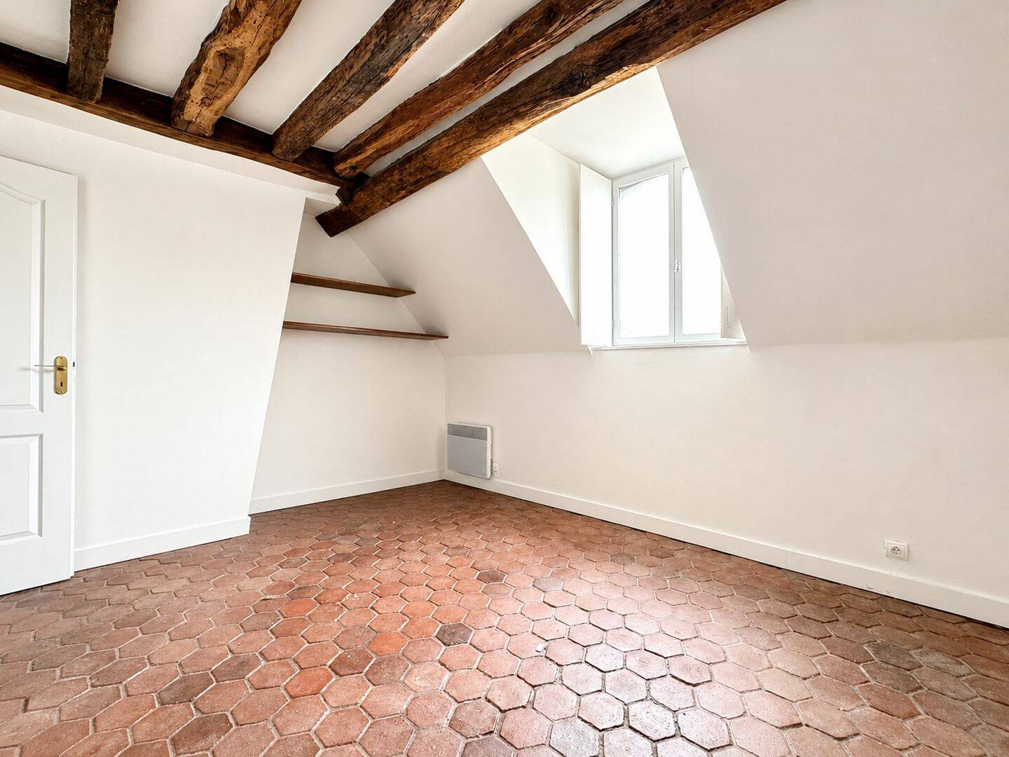 Appartement 5 pièces 97 m² · à Versailles · 96,8 m² · 1 990 €/mois