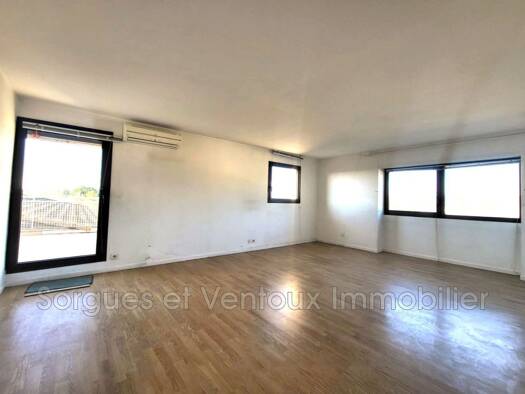 Appartement à vendre 240 000 € 3 pièces 2 chambres 72,9 m² Étage 3/3 L'Isle-sur-la-Sorgue 84800