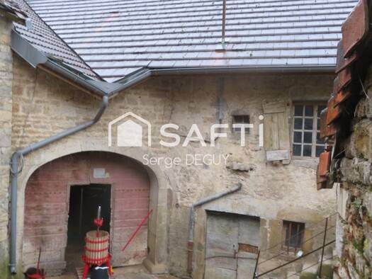 Immeuble à vendre 85 000 € 330 m² Lavigny 39210