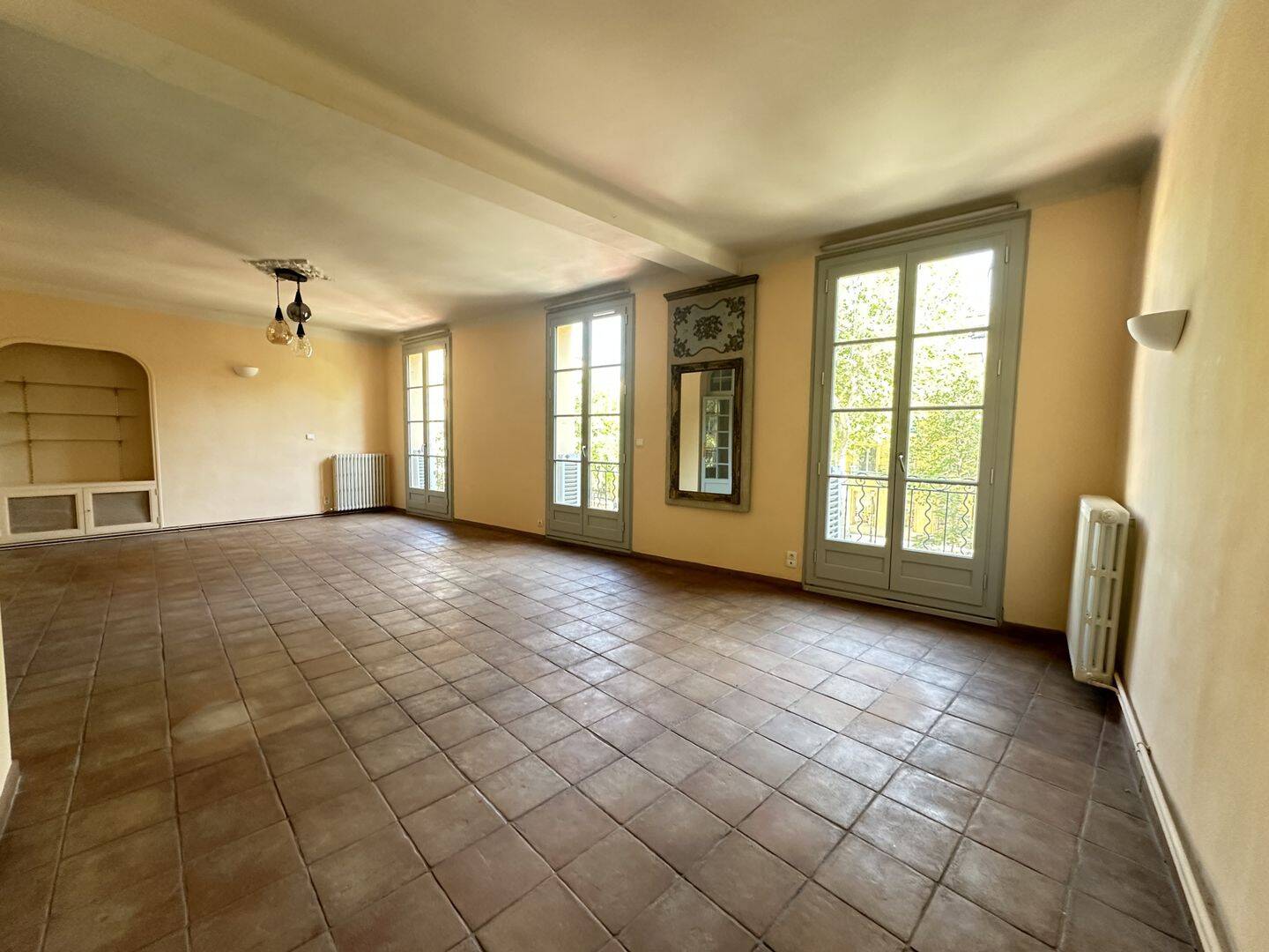 Appartement 4 pièces 152 m² · à Aix-en-Provence · 152,4 m² · 2 210 €