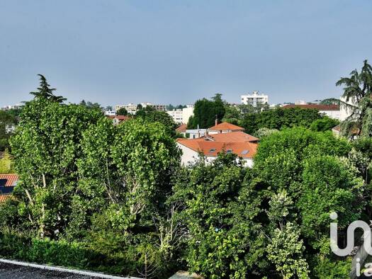 Appartement à vendre 189 000 € 4 pièces 2 chambres 64 m² Étage 4/4 Saint Irénée Lyon 5ème arrondissement 69005