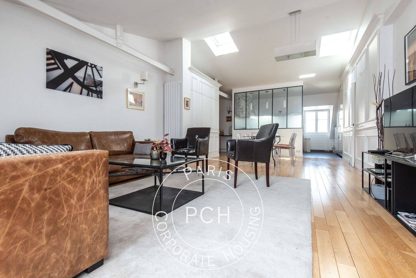 Appartement 3 pièces 101 m² · à Paris 8ème Arrondissement · 100,5 m² · 3 000 €/mois