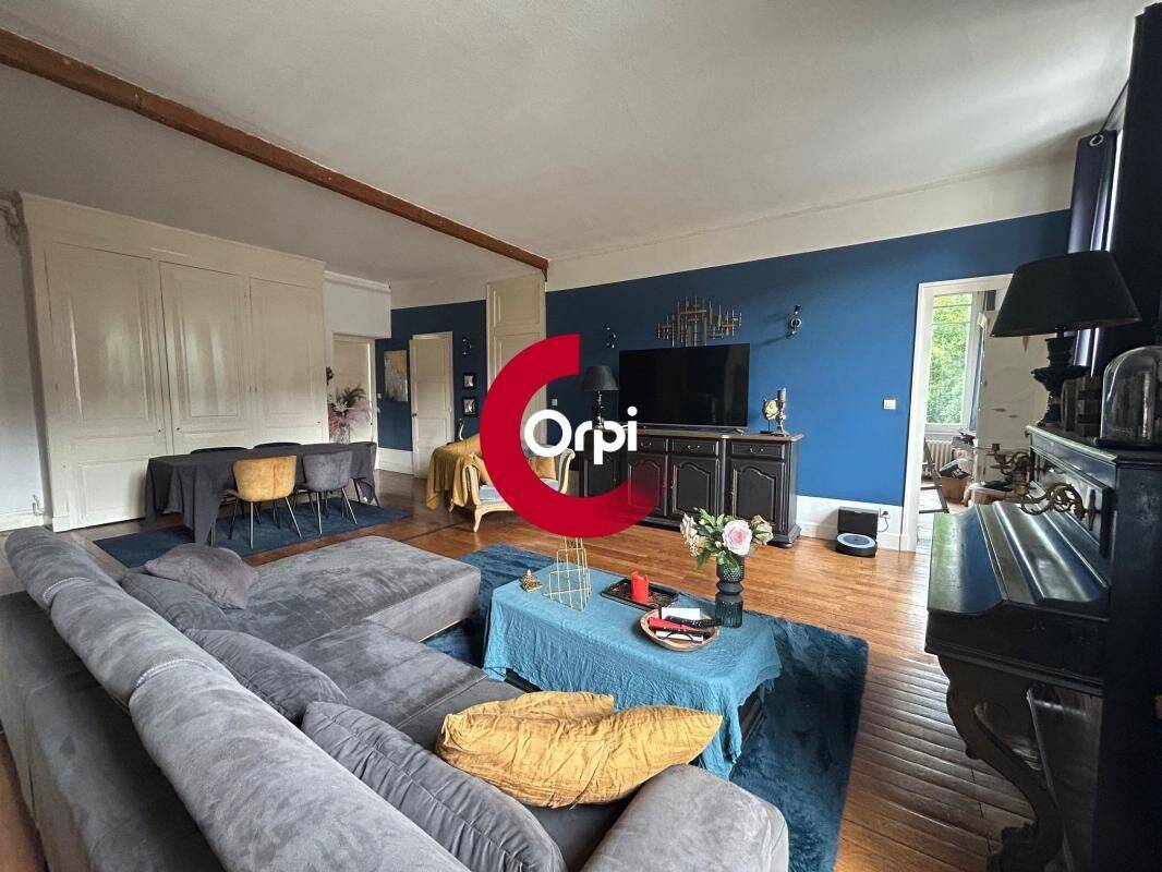 Appartement 4 pièces 136 m² · à Vienne · 136 m² · 205 000 €