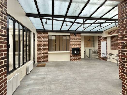 Loft à louer 2 320 € 4 pièces 2 chambres 110 m² RDC Paris 18ème arrondissement 75018