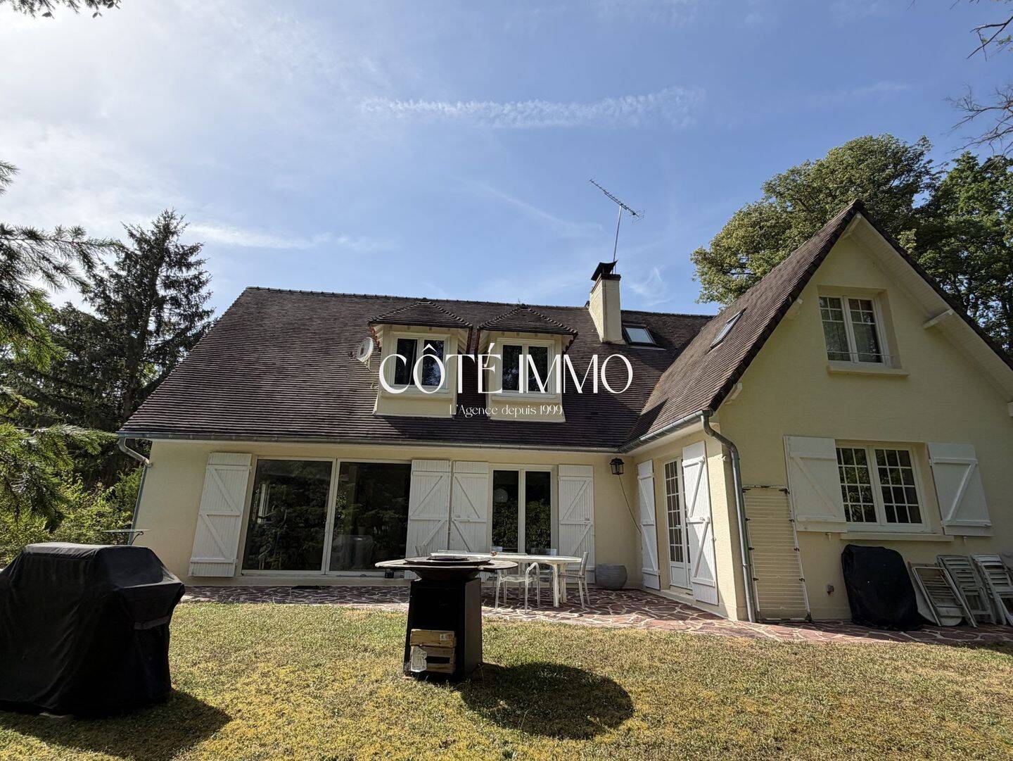 Maison 7 pièces 203 m² · à Lamorlaye · 202,5 m² · 2 700 €