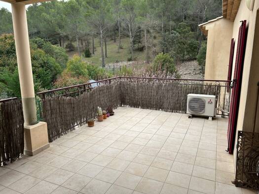 Appartement à vendre 355 000 € 3 pièces 2 chambres 65 m² Étage 1/1 Vauvenargues 13126