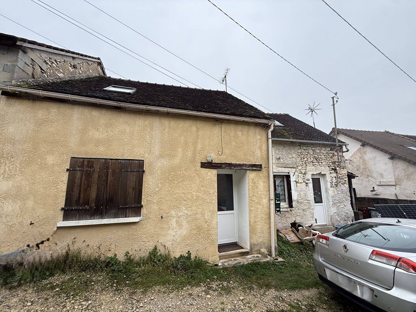 Maison 3 pièces 77 m² · à Laroche-Saint-Cydroine · 76,7 m² · 69 400 €