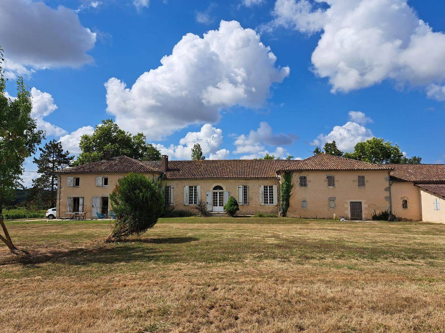 Maison 8 pièces 380 m² · à Saint-Martial · 380 m² · 598 000 €