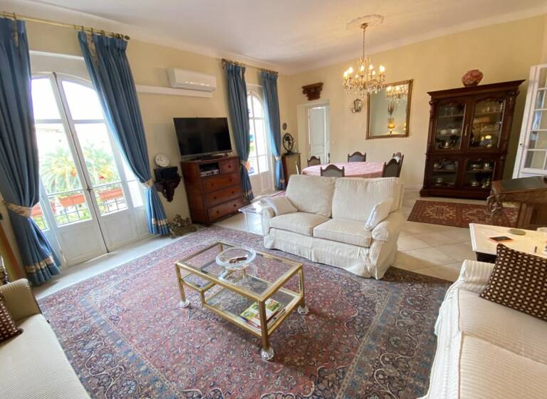 Appartement en viager occupé Bouquet 707 000 € 4 pièces 3<br/>chambres 120 m²<br/>superficie 4/5<br/>étage Place Masséna Nice 06000