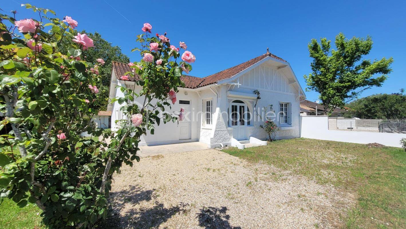Maison 5 pièces 102 m² · à La Roche-Chalais · 102,4 m² · 160 000 €