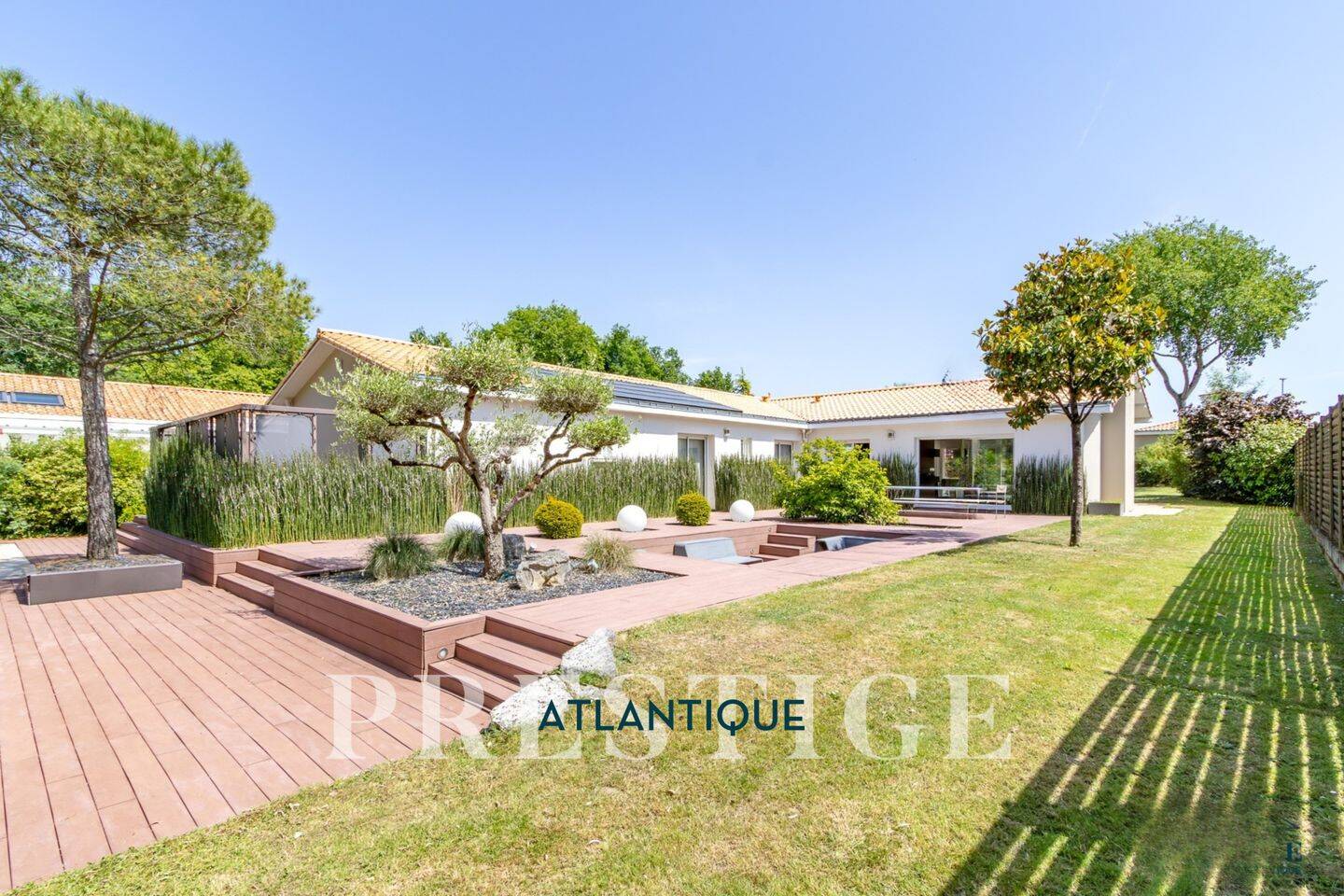 Maison 8 pièces 293 m² · à Basse-Goulaine · 293 m² · 854 000 €